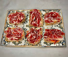 Tapas de pan con ibérico